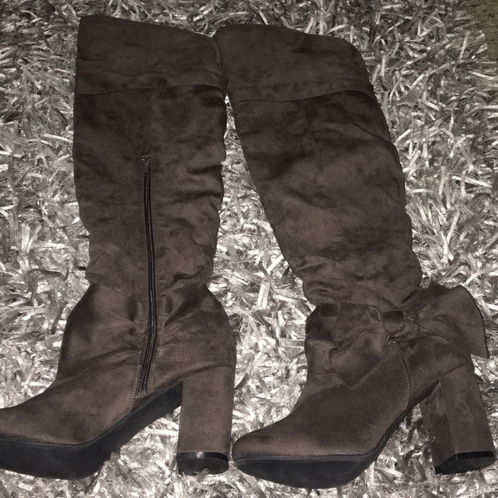 High knees boots